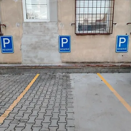 게스트하우스 Luxury Pivovarske 3*